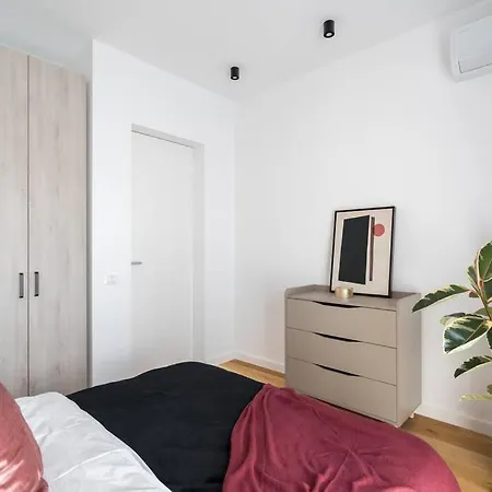 Magenta 1br Near Aviatiei Apartment Bucharest